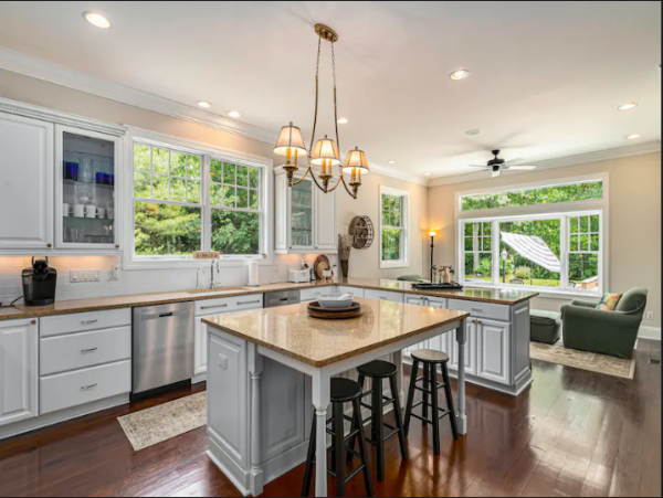 Lake Michigan Home with 6 Bedrooms & Pool