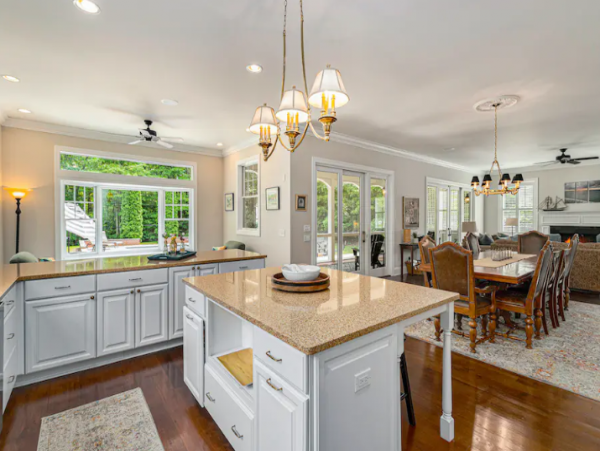 Lake Michigan Home with 6 Bedrooms & Pool