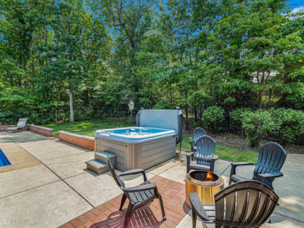Lake Michigan Home with 6 Bedrooms & Pool