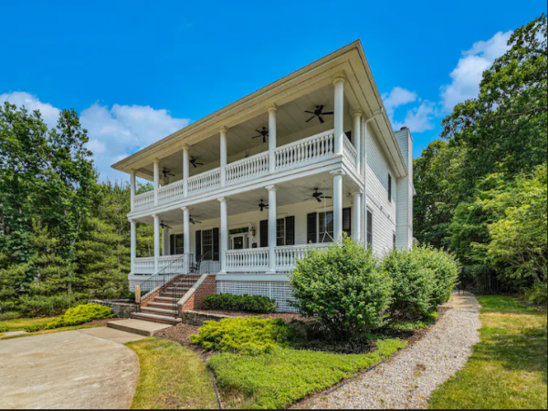 Lake Michigan Home with 6 Bedrooms & Pool