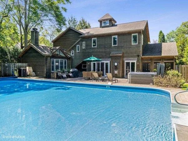 Union Pier Home with 5 Bedrooms