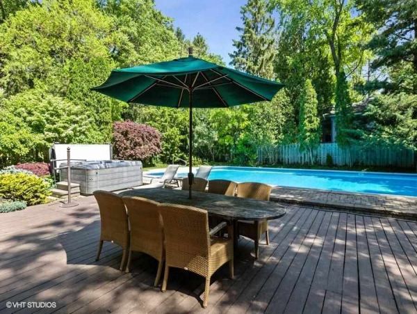 Union Pier Home with 5 Bedrooms