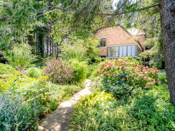 Lakefront Seven Bedroom Vacation Rental Home