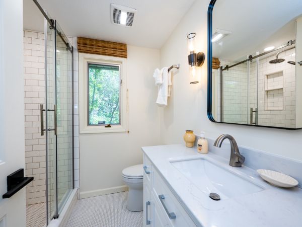 Lakefront Seven Bedroom Vacation Rental Home