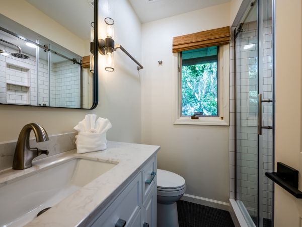 Lakefront Seven Bedroom Vacation Rental Home