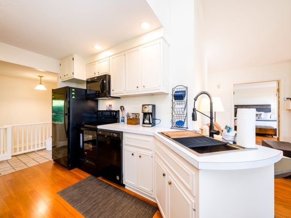 Lakefront Seven Bedroom Vacation Rental Home