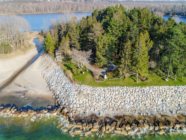 Lakefront Seven Bedroom Vacation Rental Home