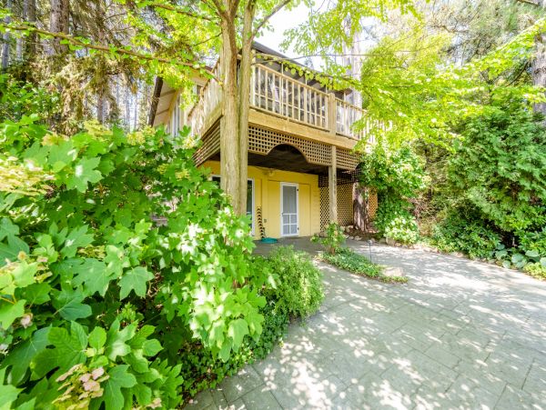 Lakefront Seven Bedroom Vacation Rental Home