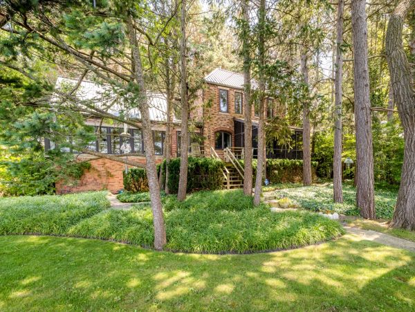 Lakefront Seven Bedroom Vacation Rental Home