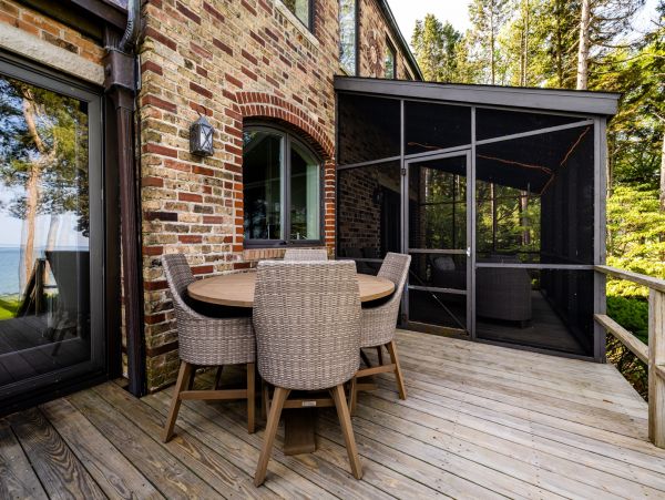Lakefront Seven Bedroom Vacation Rental Home