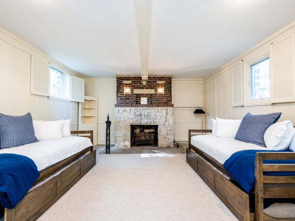 Lakefront Seven Bedroom Vacation Rental Home