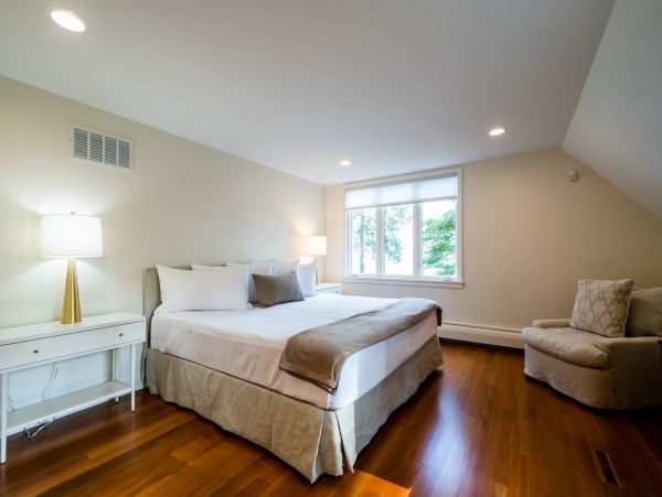 Lakefront Seven Bedroom Vacation Rental Home