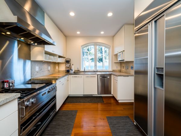 Lakefront Seven Bedroom Vacation Rental Home