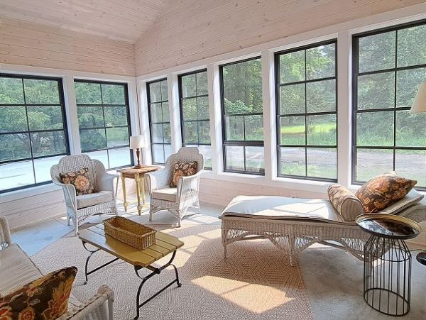 Lakeside Vacation Home Six Bedroom Walk to Beach