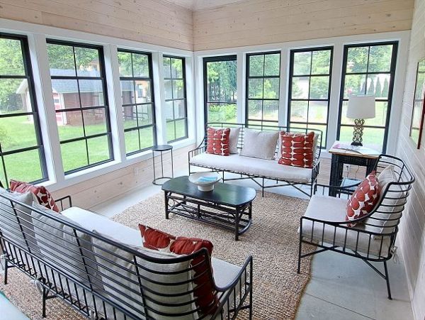 Lakeside Vacation Home Six Bedroom Walk to Beach