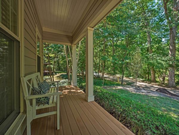 New Buffalo Vacation Home Walk to Beach Six Bedroom