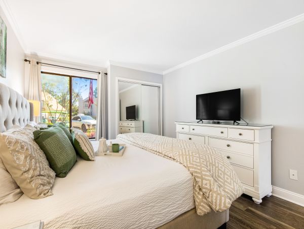 Miramar Vacation Home Three Bedroom Lake Views