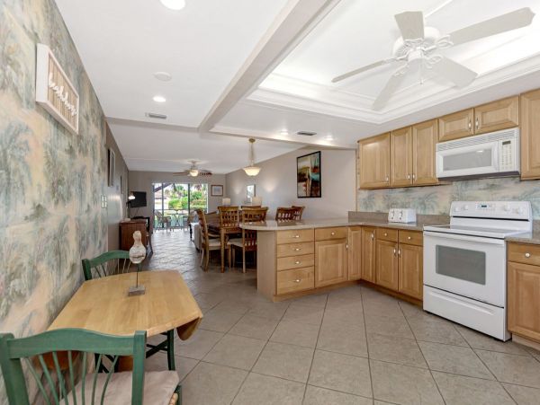 Siesta Key 2/2 Condo Across from Beach