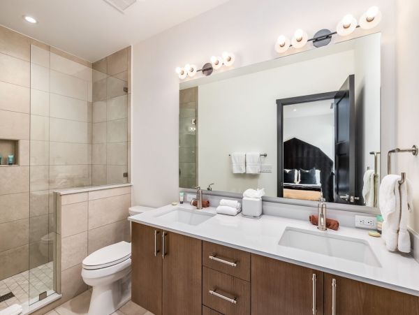 Modern 4 Bedroom Vacation Condo in Avon