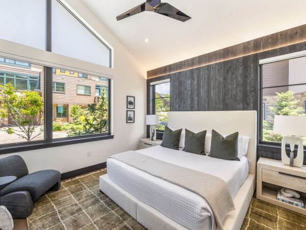 Modern 4 Bedroom Vacation Condo in Avon