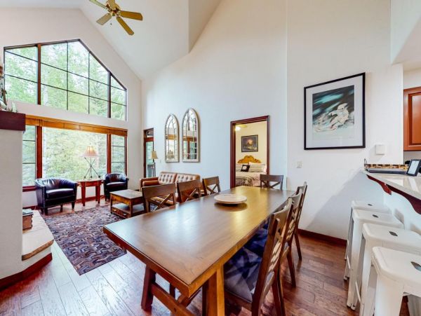 Arrowhead 3 Bedroom Condo Ski in Ski out