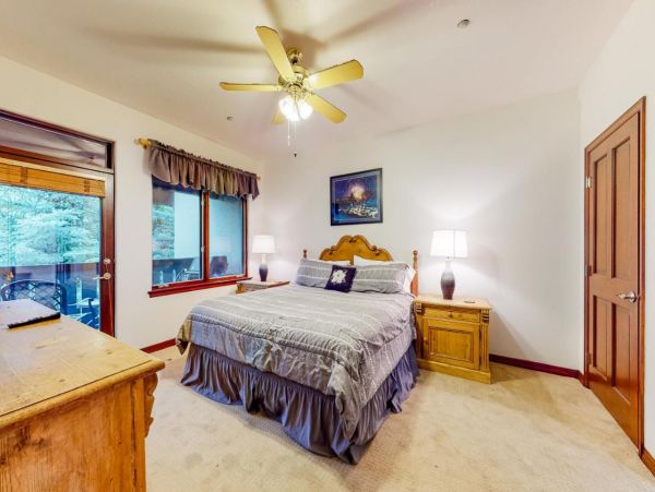 Arrowhead 3 Bedroom Condo Ski in Ski out