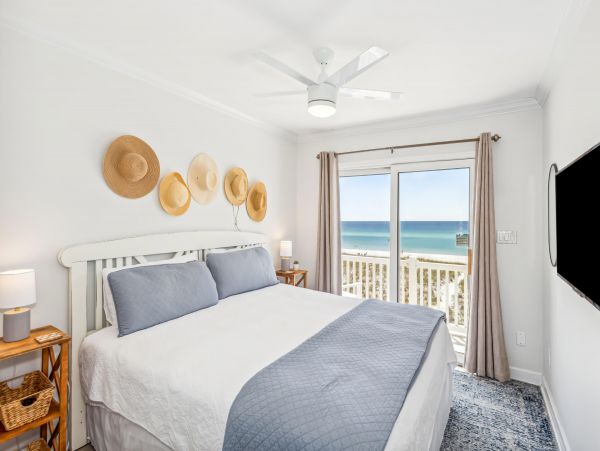 Gorgeous Beachfront Vacation Rental with 3 Bedrooms