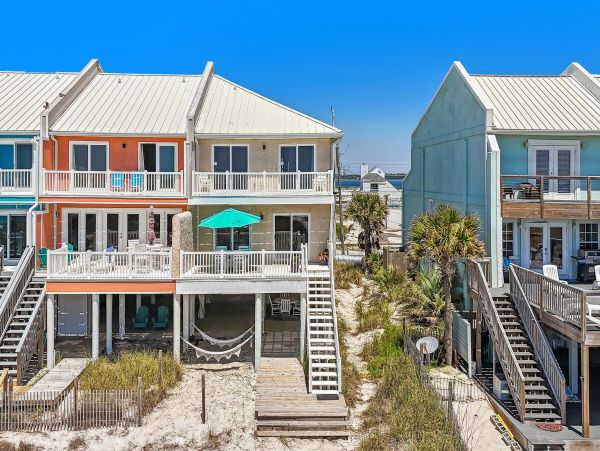 Gorgeous Beachfront Vacation Rental with 3 Bedrooms