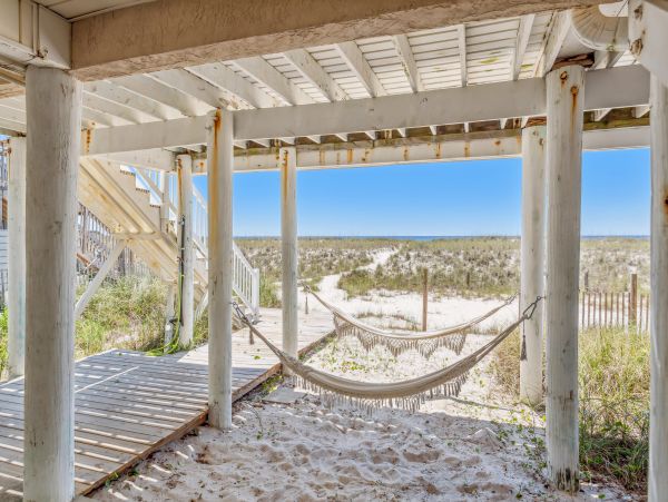 Gorgeous Beachfront Vacation Rental with 3 Bedrooms
