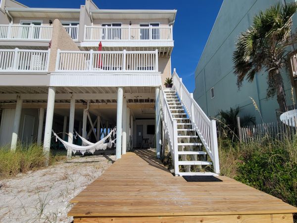 Gorgeous Beachfront Vacation Rental with 3 Bedrooms