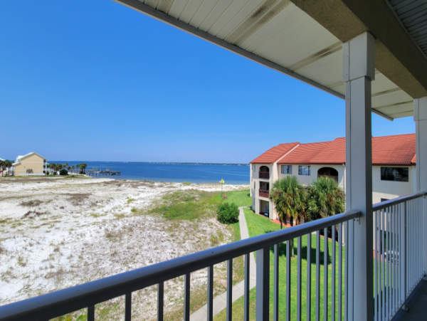 3 Bedroom Condo just steps from Navarre Beach