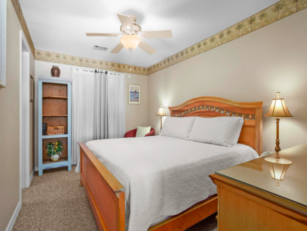 3 Bedroom Condo just steps from Navarre Beach
