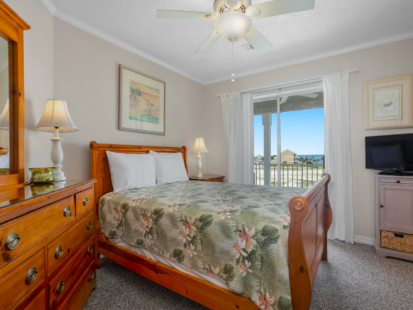3 Bedroom Condo just steps from Navarre Beach