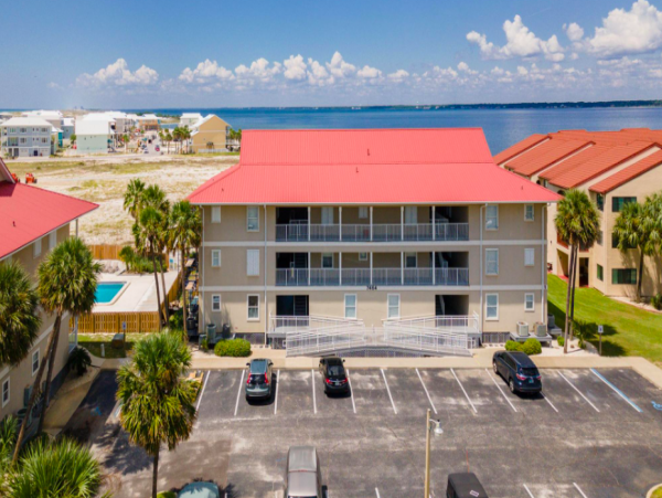 3 Bedroom Condo just steps from Navarre Beach