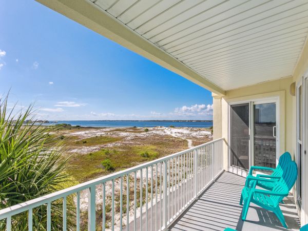 Waterfront Three Bedroom Vacation Rental in Navarre Beach