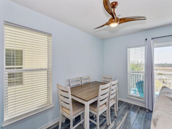 Waterfront Three Bedroom Vacation Rental in Navarre Beach
