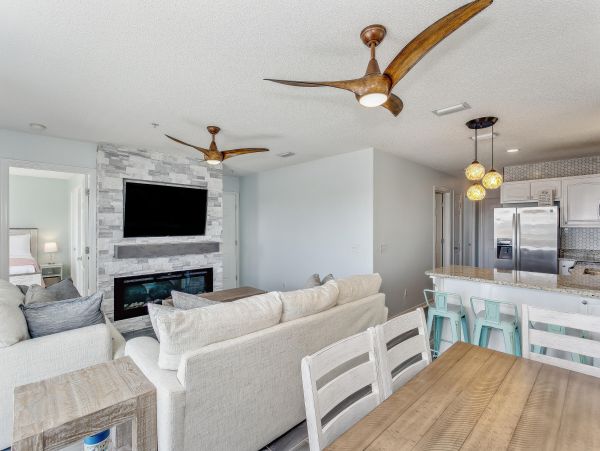 Waterfront Three Bedroom Vacation Rental in Navarre Beach