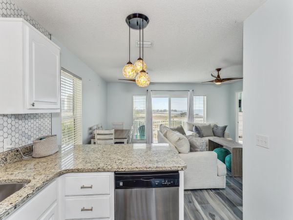 Waterfront Three Bedroom Vacation Rental in Navarre Beach