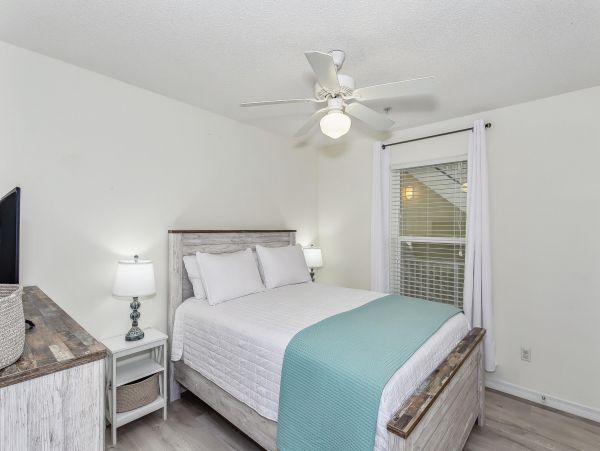 Waterfront Three Bedroom Vacation Rental in Navarre Beach