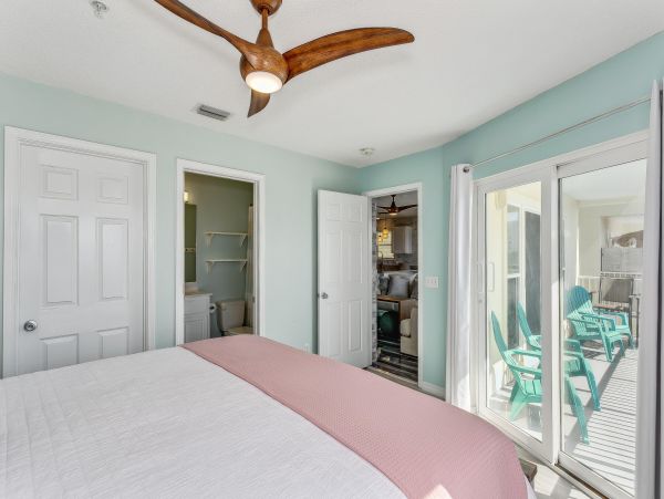 Waterfront Three Bedroom Vacation Rental in Navarre Beach