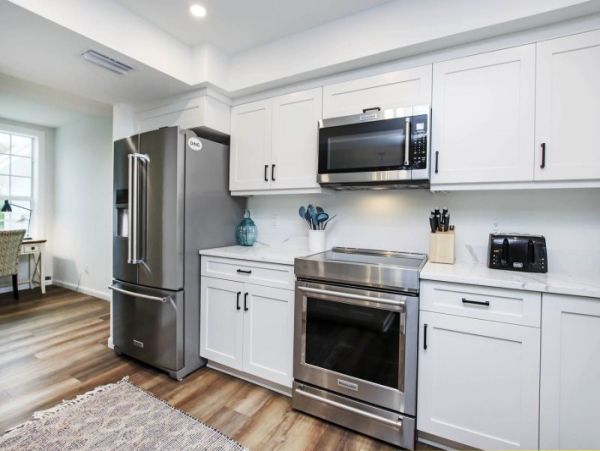 Captiva Island Vacation Rental with 6 Bedrooms & Pool Deeded Beach Access 4 Min Stroll Away