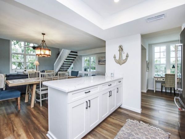 Captiva Island Vacation Rental with 6 Bedrooms & Pool Deeded Beach Access 4 Min Stroll Away