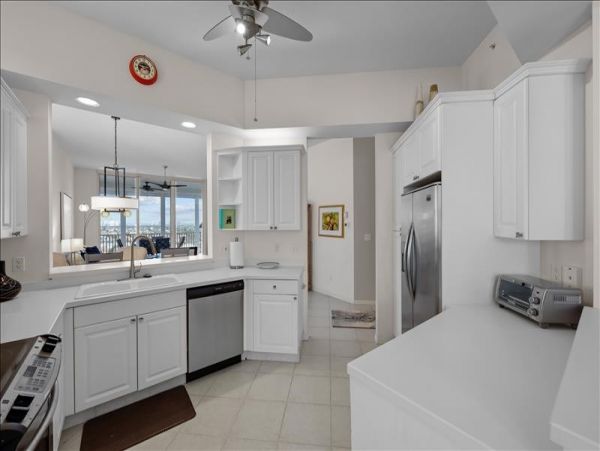 Naples Vacation Condo Three Bedroom Walk to Beach