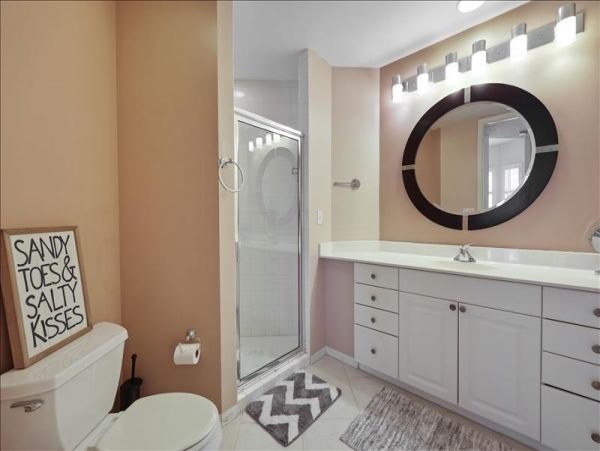 Naples Vacation Condo Three Bedroom Walk to Beach