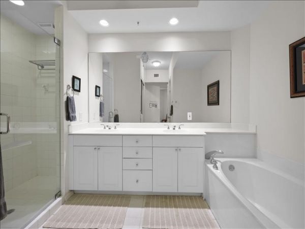 Naples Vacation Condo Three Bedroom Walk to Beach