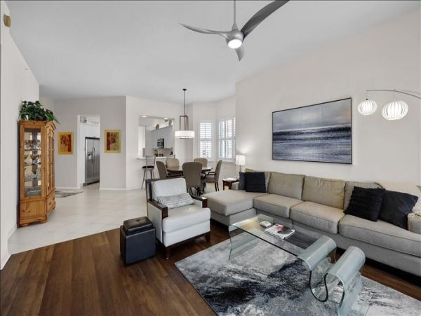 Naples Vacation Condo Three Bedroom Walk to Beach