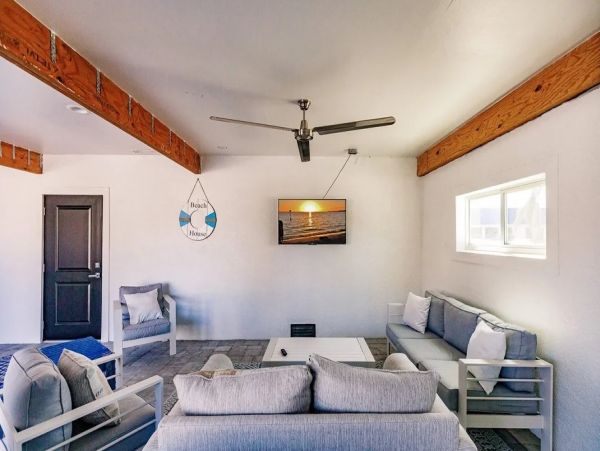 Five Bedroom Canal Front Vacation Rental in Fort Myers