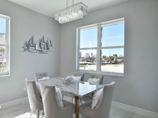 Five Bedroom Canal Front Vacation Rental in Fort Myers