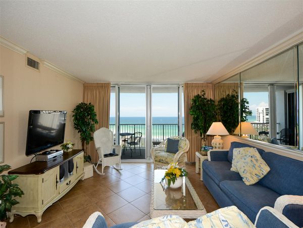 Lovely 2 Bedroom Vacation Condo Full Ocean Views