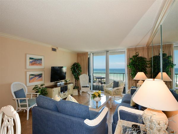 Lovely 2 Bedroom Vacation Condo Full Ocean Views